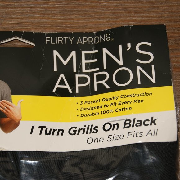 NEW Men's Flirty Aprons I TURN GRILLS ON Black NWT - Picture 4 of 4